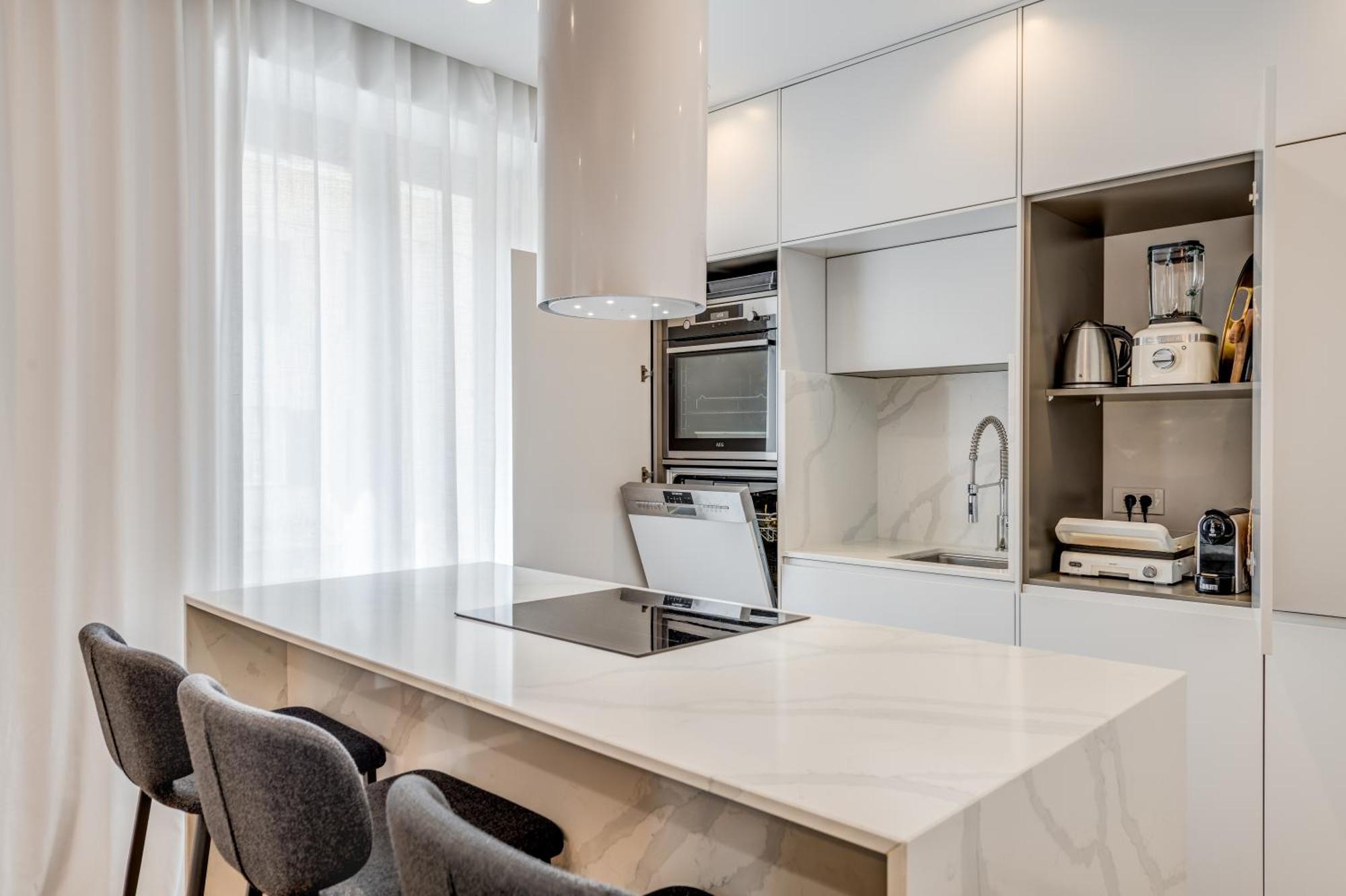 Top Location! Spacious Lux Apartment -5 Min From Beach & Centre Σπλιτ Εξωτερικό φωτογραφία